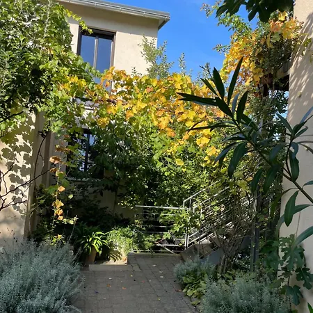 Jugendstil-hof Oda ve Kahvaltı 5*